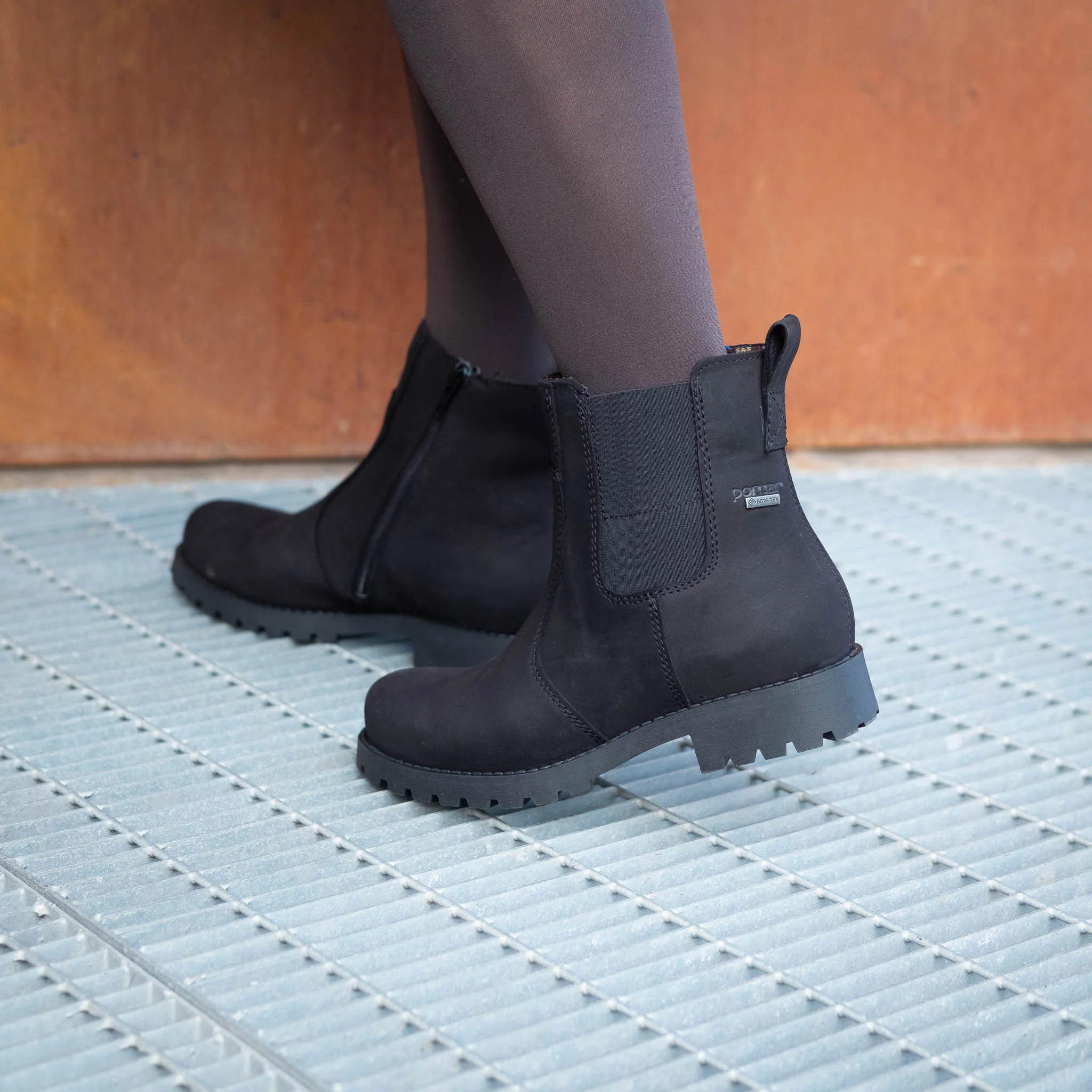 AAVA Women's GORE-TEX® Chelsea boots - Image 11