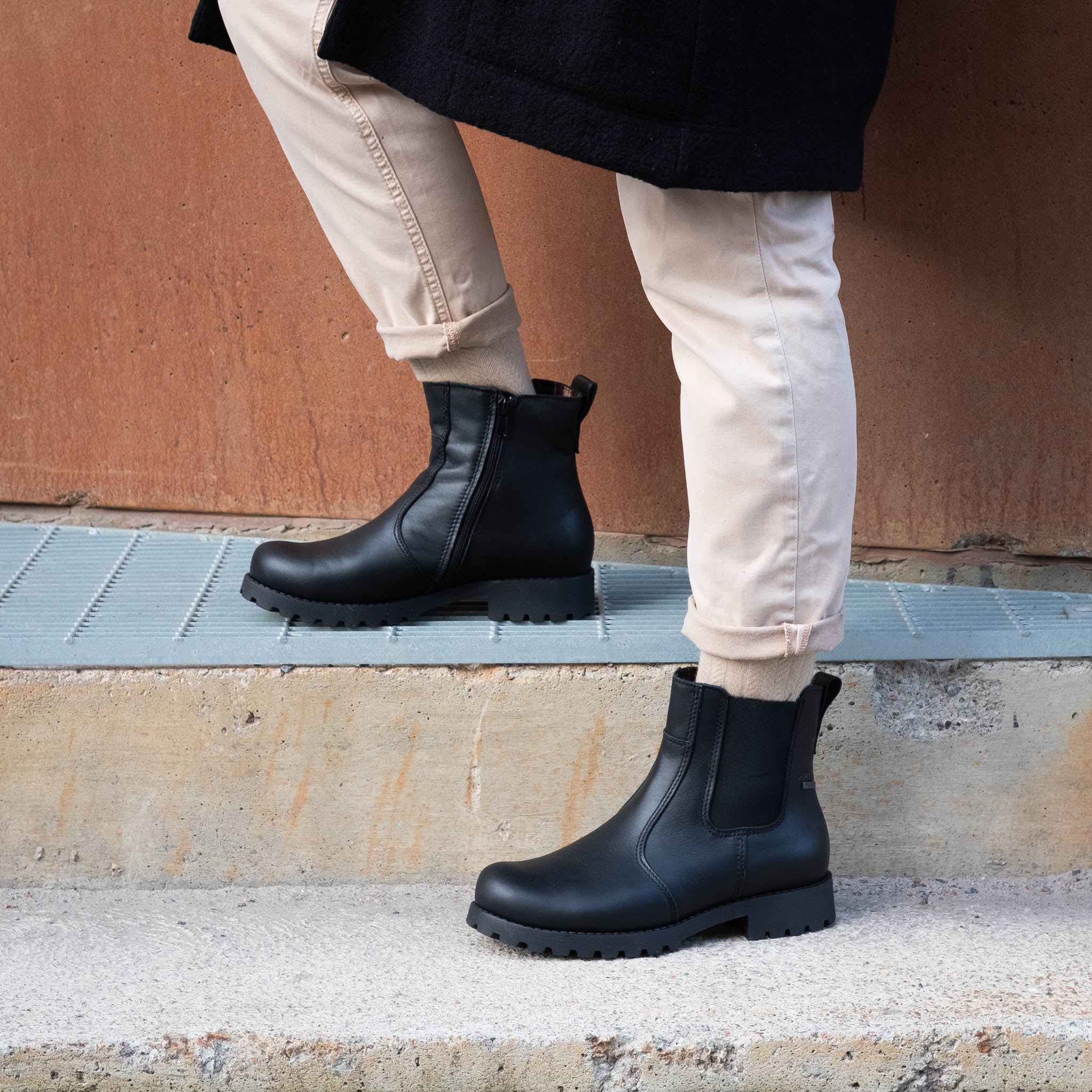 AAVA Women's GORE-TEX® Chelsea boots - Image 8